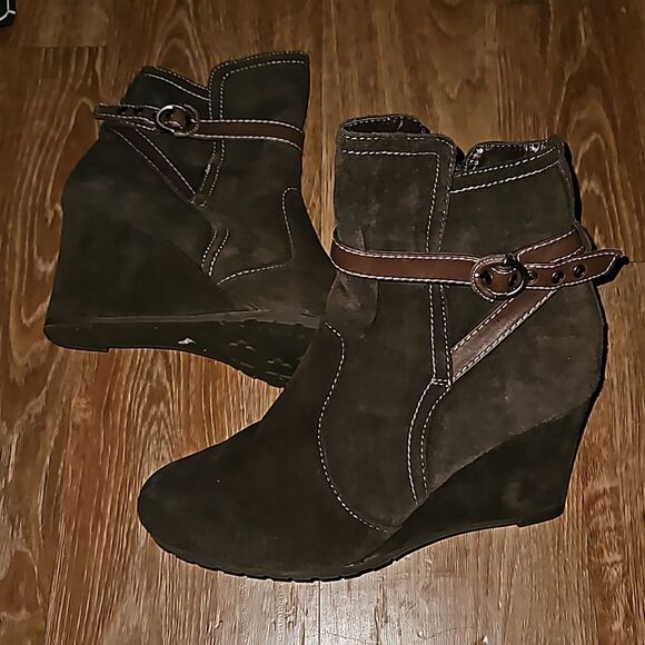 Tommy Hilfiger Bethany Suede Dark Brown Ankle Boots Size 8.5 - Picture 1 of 8